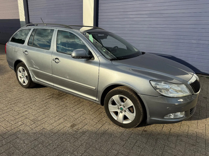 Škoda Octavia **EURO5-BELGIAN CAR** - Voiture: photos 3 Škoda Octavia **EURO5-BELGIAN CAR** - Voiture: photos 3