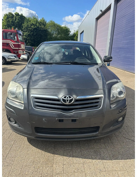 Toyota Avensis **DIESEL-AIRCO** - Berline: photos 2 Toyota Avensis **DIESEL-AIRCO** - Berline: photos 2