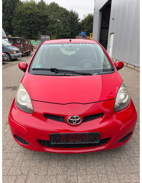 Toyota Aygo **5DOORS-BELGIAN CAR** - Voiture à hayon: photos 2 Toyota Aygo **5DOORS-BELGIAN CAR** - Voiture à hayon: photos 2