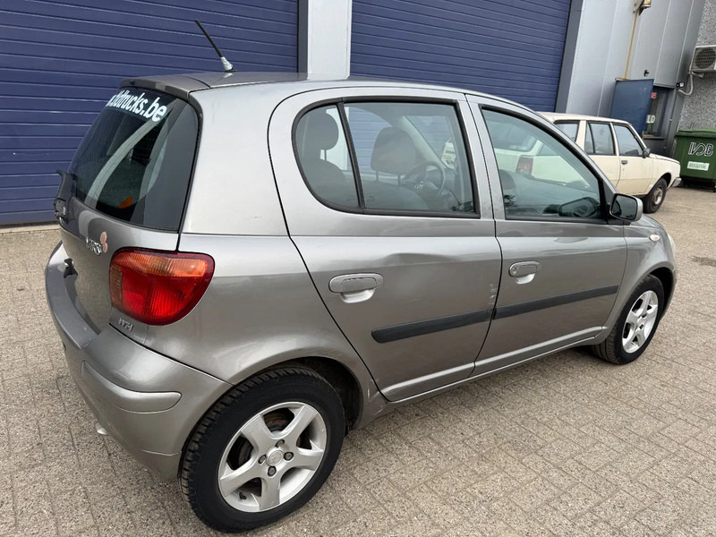 Toyota Yaris **5DOORS-PETROL-BELGIAN CAR-AIRCO** - Voiture à hayon: photos 4 Toyota Yaris **5DOORS-PETROL-BELGIAN CAR-AIRCO** - Voiture à hayon: photos 4