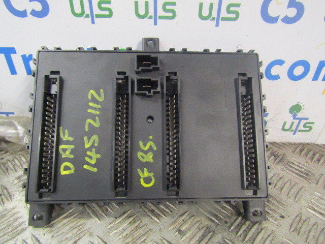 DAF CF 85 FUSEBOARD P/NO 1452112 - Système électrique pour Camion: photos 2 DAF CF 85 FUSEBOARD P/NO 1452112 - Système électrique pour Camion: photos 2