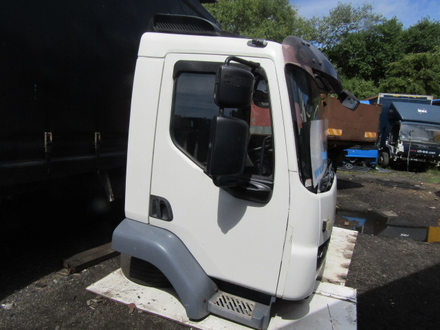 DAF LF 55 CAB EURO 5 MANUAL COMPLETE EXCELLENT CONDITION - Cabine pour Camion: photos 3 DAF LF 55 CAB EURO 5 MANUAL COMPLETE EXCELLENT CONDITION - Cabine pour Camion: photos 3