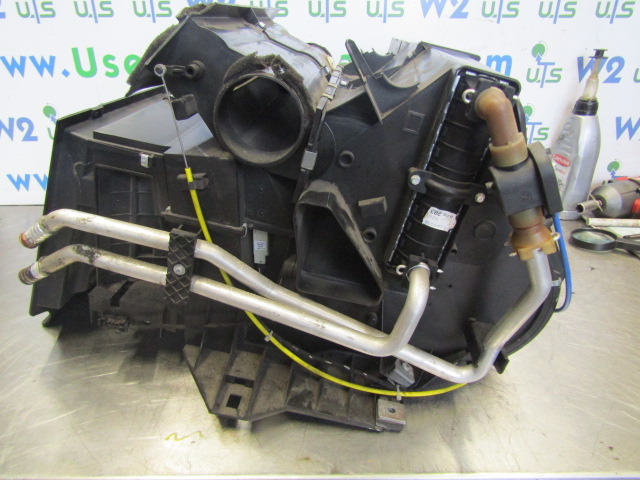 DAF XF 105 HEATER MATRIX COMPLETE P/NO 1697537 - Moteur et pièces pour Camion: photos 4 DAF XF 105 HEATER MATRIX COMPLETE P/NO 1697537 - Moteur et pièces pour Camion: photos 4