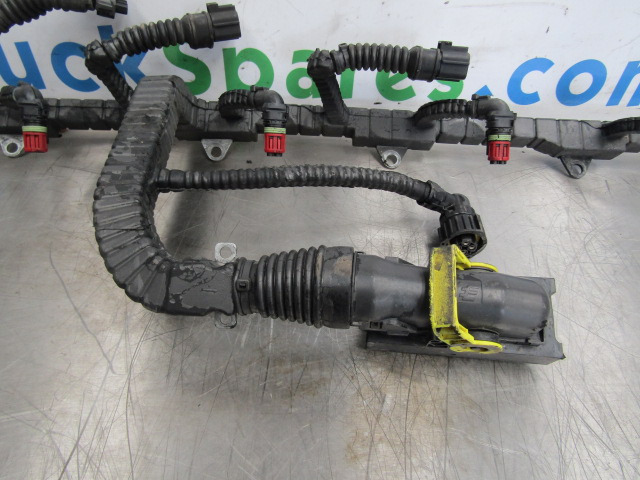 DAF XF 105 PACCAR INJECTOR/ECU HARNESS P/NO 1696501/00 - Système électrique pour Camion: photos 1 DAF XF 105 PACCAR INJECTOR/ECU HARNESS P/NO 1696501/00 - Système électrique pour Camion: photos 1