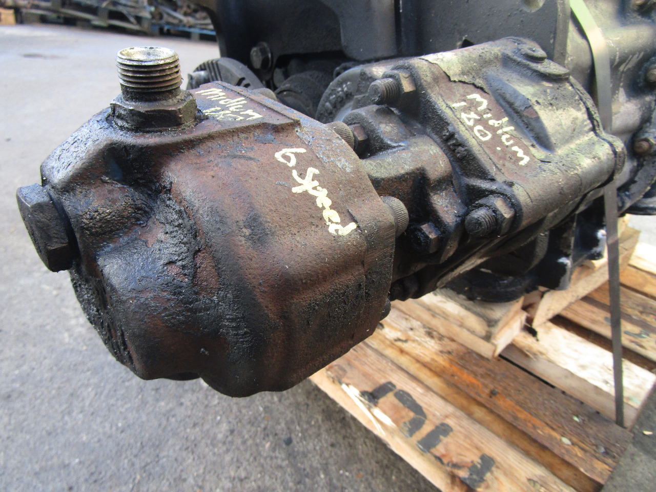 EATON 6 SPEED PTO (5206B GEARBOX) - Hydraulique pour Camion: photos 2 EATON 6 SPEED PTO (5206B GEARBOX) - Hydraulique pour Camion: photos 2