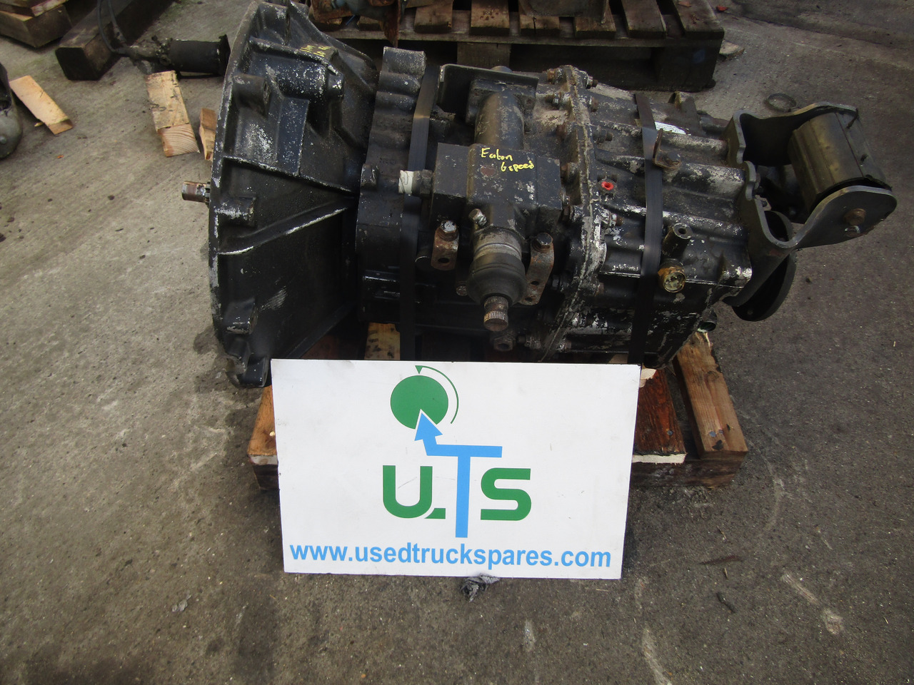 EATON 6 SPEED RENAULT MIDLUM GEARBOX TYPE FSO/5206B - Boîte de vitesse pour Camion: photos 2 EATON 6 SPEED RENAULT MIDLUM GEARBOX TYPE FSO/5206B - Boîte de vitesse pour Camion: photos 2