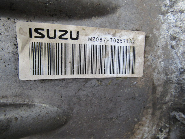 ISUZU 6 SPEED MANUAL GEARBOX P/NO MZ087 – TO257182 - Boîte de vitesse pour Camion: photos 2 ISUZU 6 SPEED MANUAL GEARBOX P/NO MZ087 – TO257182 - Boîte de vitesse pour Camion: photos 2