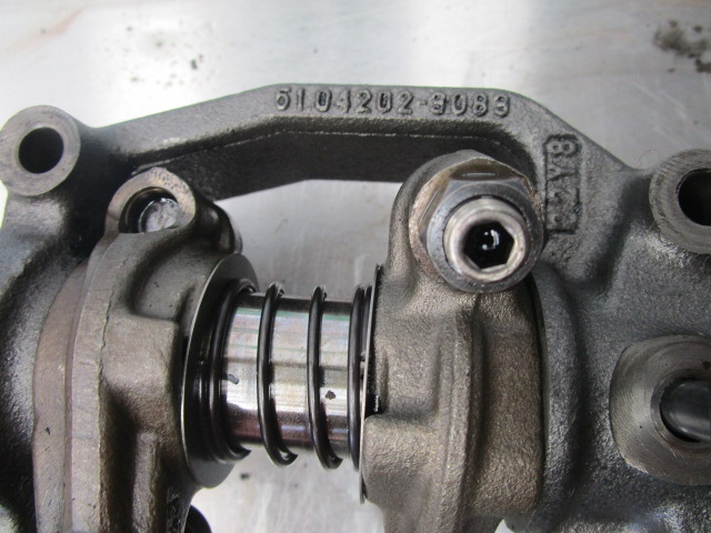 MAN TGL 7.5T ROCKER SHAFT & PUSHROD P/NO 51.04202-3083 - Moteur et pièces pour Camion: photos 3 MAN TGL 7.5T ROCKER SHAFT & PUSHROD P/NO 51.04202-3083 - Moteur et pièces pour Camion: photos 3