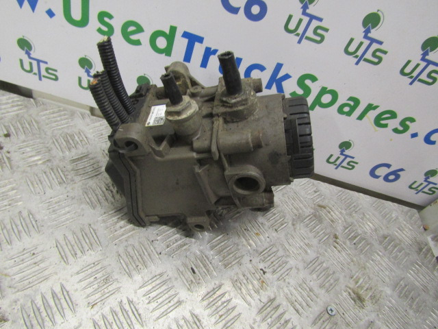 MAN TGM EBS MODULE P/NO 81.52106.6013 / 0486203023 - Pièces de frein pour Camion: photos 1 MAN TGM EBS MODULE P/NO 81.52106.6013 / 0486203023 - Pièces de frein pour Camion: photos 1