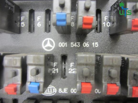 MERCEDES ATEGO 1823 FUSEBOARD P/NO 0015430615 - Système électrique pour Camion: photos 2 MERCEDES ATEGO 1823 FUSEBOARD P/NO 0015430615 - Système électrique pour Camion: photos 2