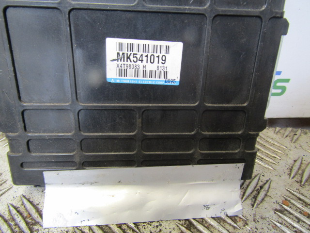 MITSUBISHI CANTER CONTROL MODULE P/NO MK541019 - Bloc de gestion pour Camion: photos 2 MITSUBISHI CANTER CONTROL MODULE P/NO MK541019 - Bloc de gestion pour Camion: photos 2