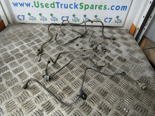 MITSUBISHI CANTER INJECTOR / FUEL PIPE (SET OF 7) - Préparation du carburant pour Camion: photos 1 MITSUBISHI CANTER INJECTOR / FUEL PIPE (SET OF 7) - Préparation du carburant pour Camion: photos 1