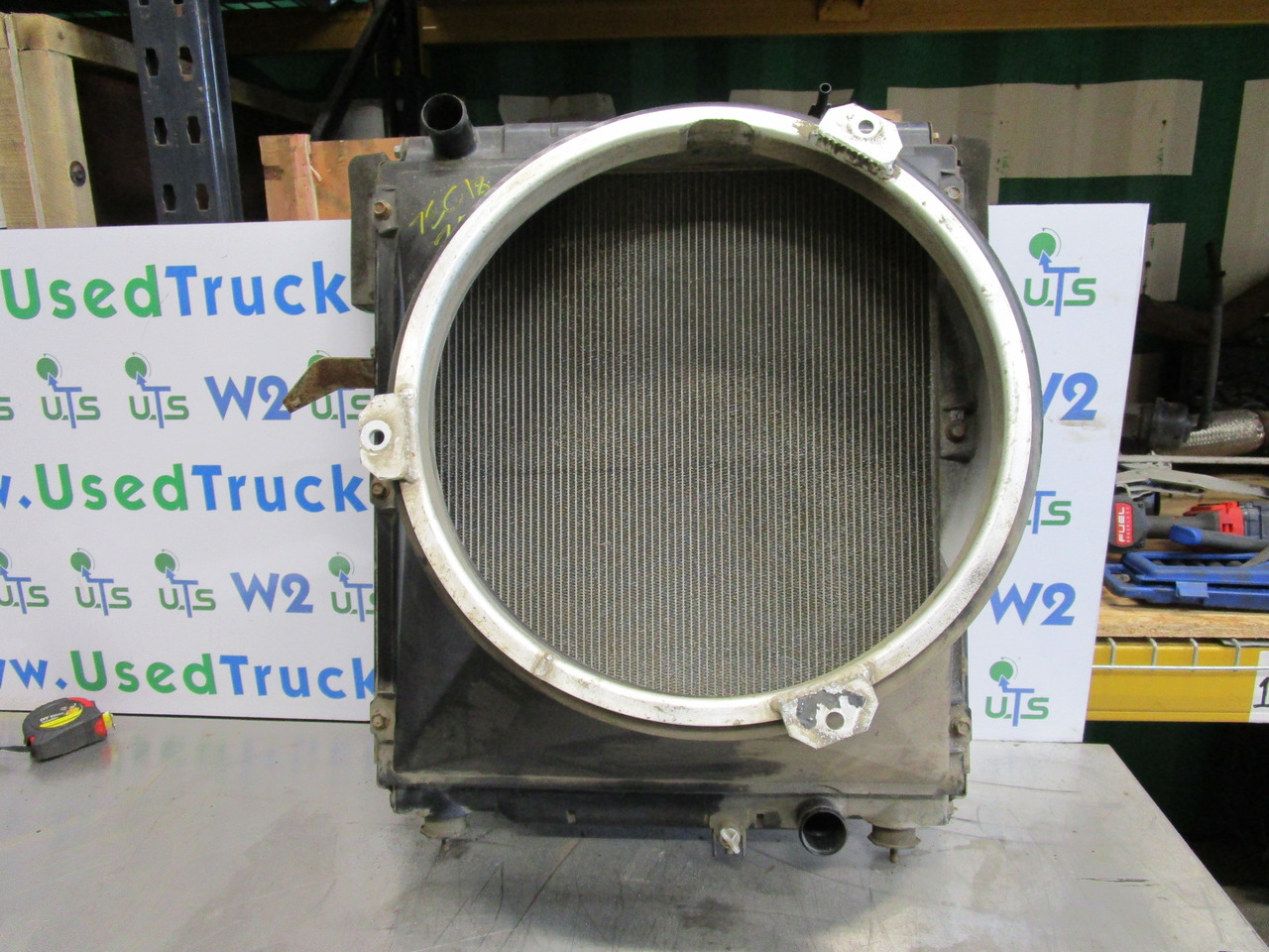 MITSUBISHI FUSO 75C18 RADIATOR - Radiateur pour Camion: photos 1 MITSUBISHI FUSO 75C18 RADIATOR - Radiateur pour Camion: photos 1