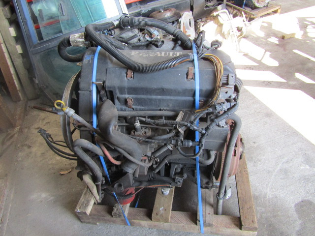 RENAULT MASCOTT 8140-43N ENGINE - Moteur pour Camion: photos 2 RENAULT MASCOTT 8140-43N ENGINE - Moteur pour Camion: photos 2