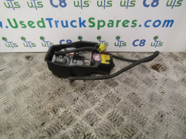 RENAULT MIDLUM DCI WIPER MOTOR P/NO 53558402 - Cabine et intérieur pour Camion: photos 1 RENAULT MIDLUM DCI WIPER MOTOR P/NO 53558402 - Cabine et intérieur pour Camion: photos 1