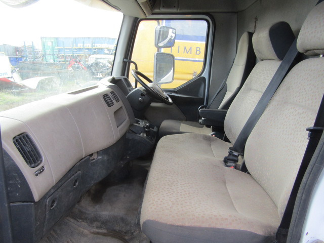 RENAULT MIDLUM DXI 7.5T CAB (2013) - Cabine pour Camion: photos 3 RENAULT MIDLUM DXI 7.5T CAB (2013) - Cabine pour Camion: photos 3