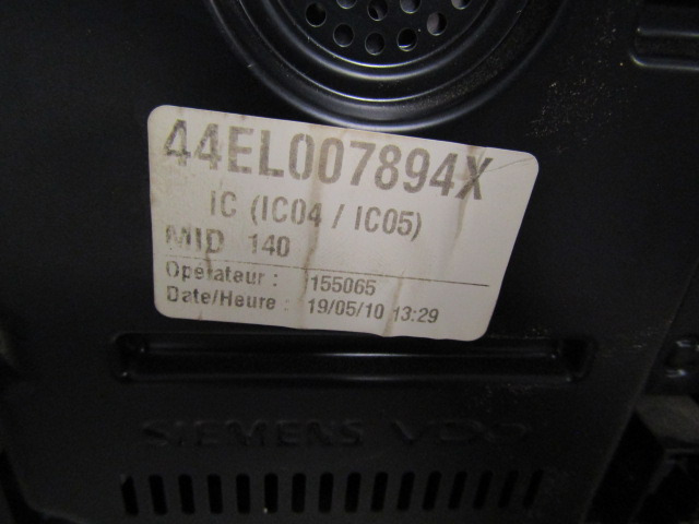 RENAULT MIDLUM DXI CLOCK CLUSTER P/NO 7421050636-04 - Cabine et intérieur pour Camion: photos 2 RENAULT MIDLUM DXI CLOCK CLUSTER P/NO 7421050636-04 - Cabine et intérieur pour Camion: photos 2