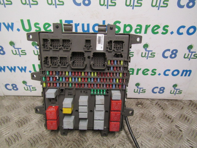 Système électrique pour Camion RENAULT MIDLUM DXI FUSEBOARD P/NO 518849401: photos 1