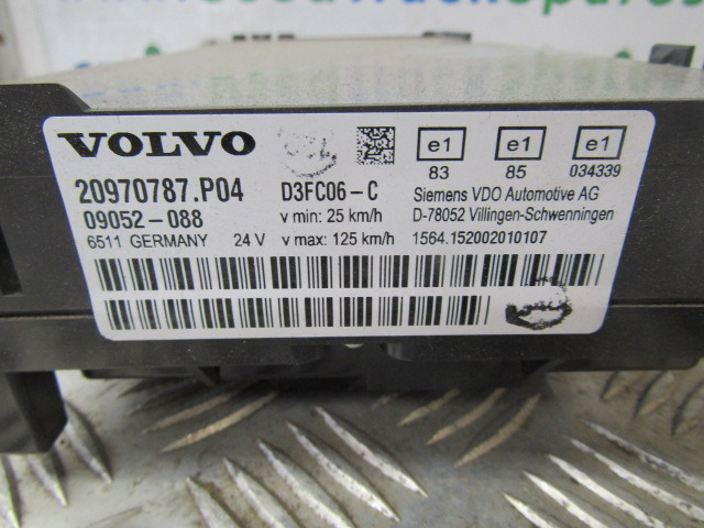 VOLVO FE CLOCK CLUSTER P/NO 20970787-P04 - Cabine et intérieur pour Camion: photos 2 VOLVO FE CLOCK CLUSTER P/NO 20970787-P04 - Cabine et intérieur pour Camion: photos 2