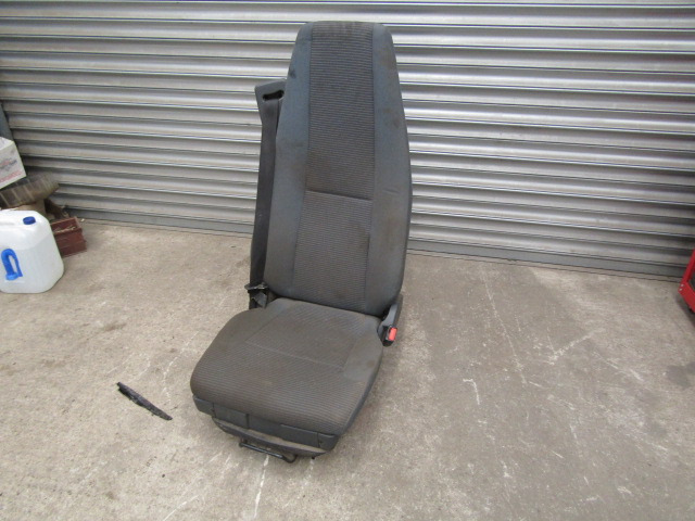 VOLVO FE DRIVER SEAT (AIR) SUITS 2007/13 - Cabine et intérieur pour Camion: photos 2 VOLVO FE DRIVER SEAT (AIR) SUITS 2007/13 - Cabine et intérieur pour Camion: photos 2