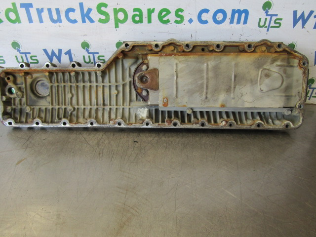 VOLVO FH13 D13C OIL COOLER COVER P/NO 21423744 - Moteur et pièces pour Camion: photos 3 VOLVO FH13 D13C OIL COOLER COVER P/NO 21423744 - Moteur et pièces pour Camion: photos 3