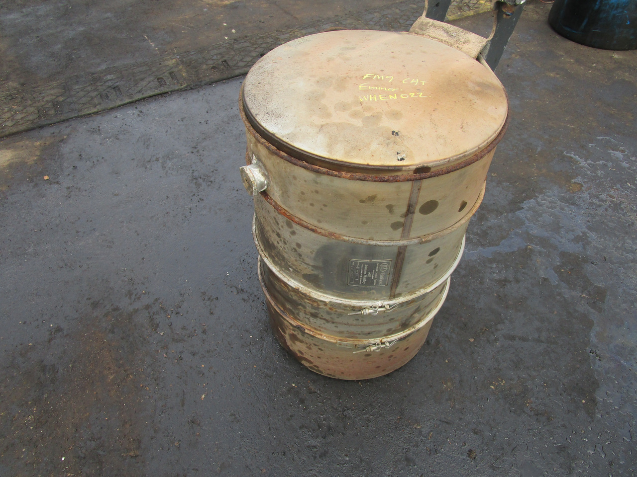 VOLVO FM9 / FM12 EMINOX DPF EXHAUST P/NO WEHN022 - Système d'échappement pour Camion: photos 1 VOLVO FM9 / FM12 EMINOX DPF EXHAUST P/NO WEHN022 - Système d'échappement pour Camion: photos 1