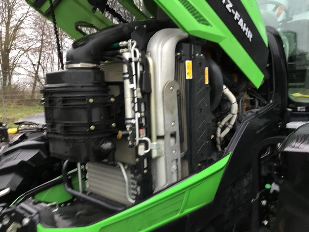 Deutz AGROTRON 6215 TTV - Tracteur agricole: photos 4 Deutz AGROTRON 6215 TTV - Tracteur agricole: photos 4