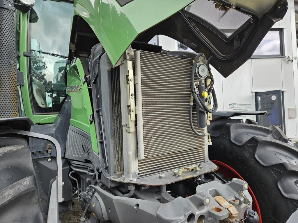 Fendt 824 Vario ProfiPlus - Tracteur agricole: photos 3 Fendt 824 Vario ProfiPlus - Tracteur agricole: photos 3