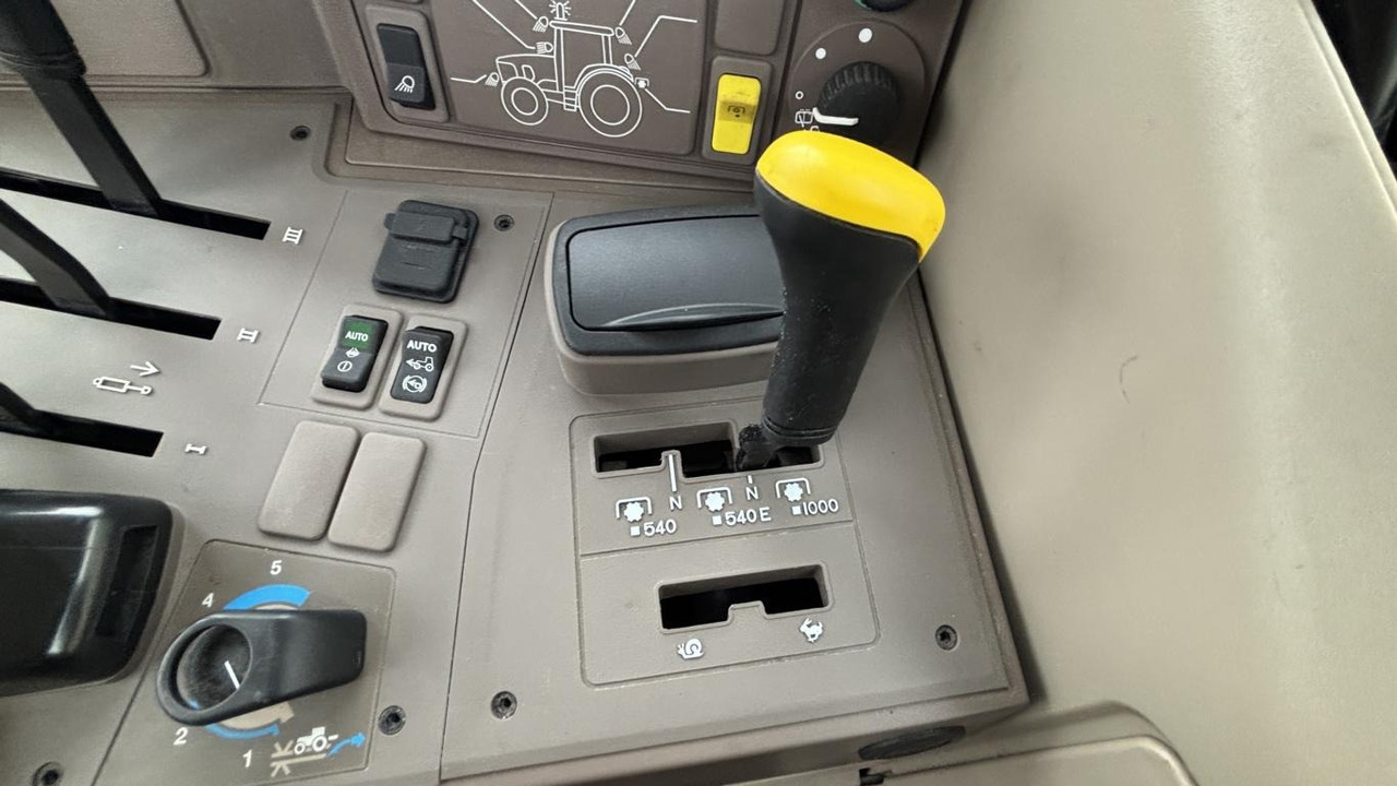 John Deere 6120M 4298L - Tracteur communal: photos 4 John Deere 6120M 4298L - Tracteur communal: photos 4