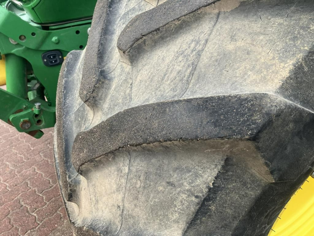 John Deere 6215R - Tracteur agricole: photos 2 John Deere 6215R - Tracteur agricole: photos 2