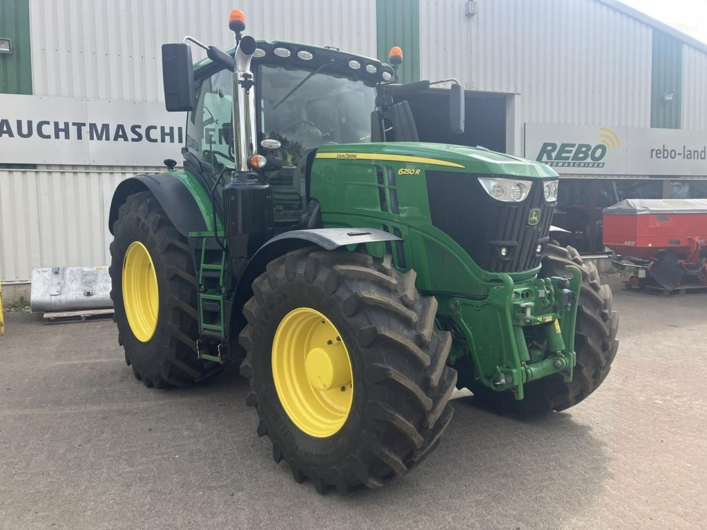 John Deere 6250R - Tracteur agricole: photos 1 John Deere 6250R - Tracteur agricole: photos 1