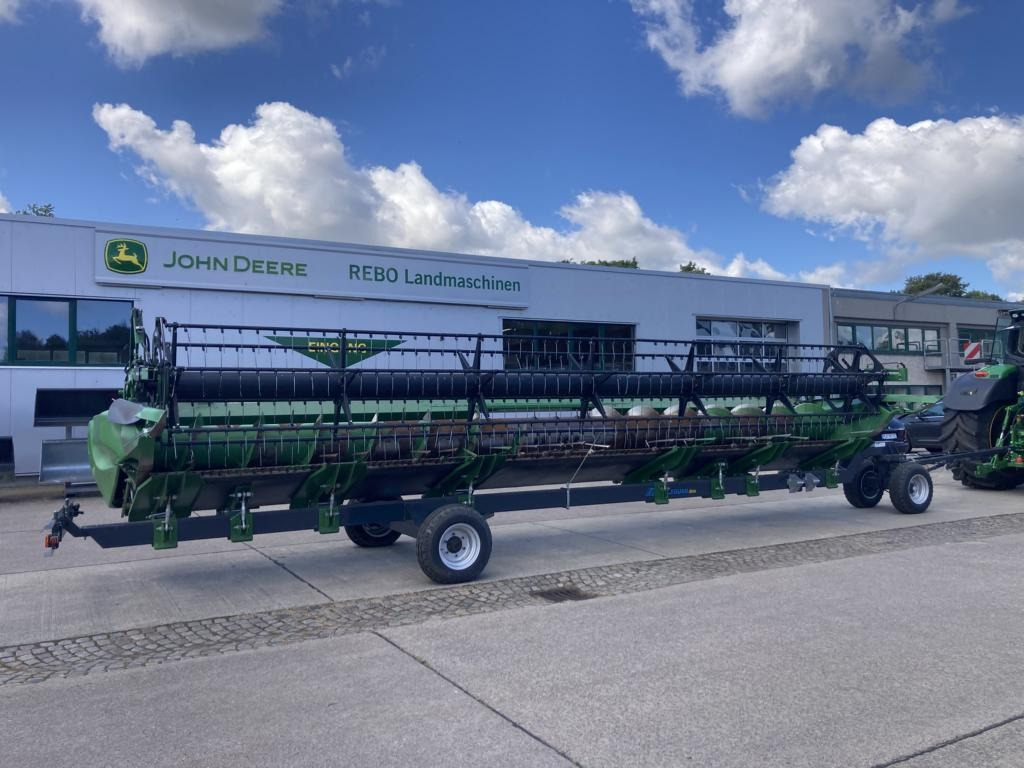 John Deere 630X - Moissonneuse-batteuse: photos 1 John Deere 630X - Moissonneuse-batteuse: photos 1