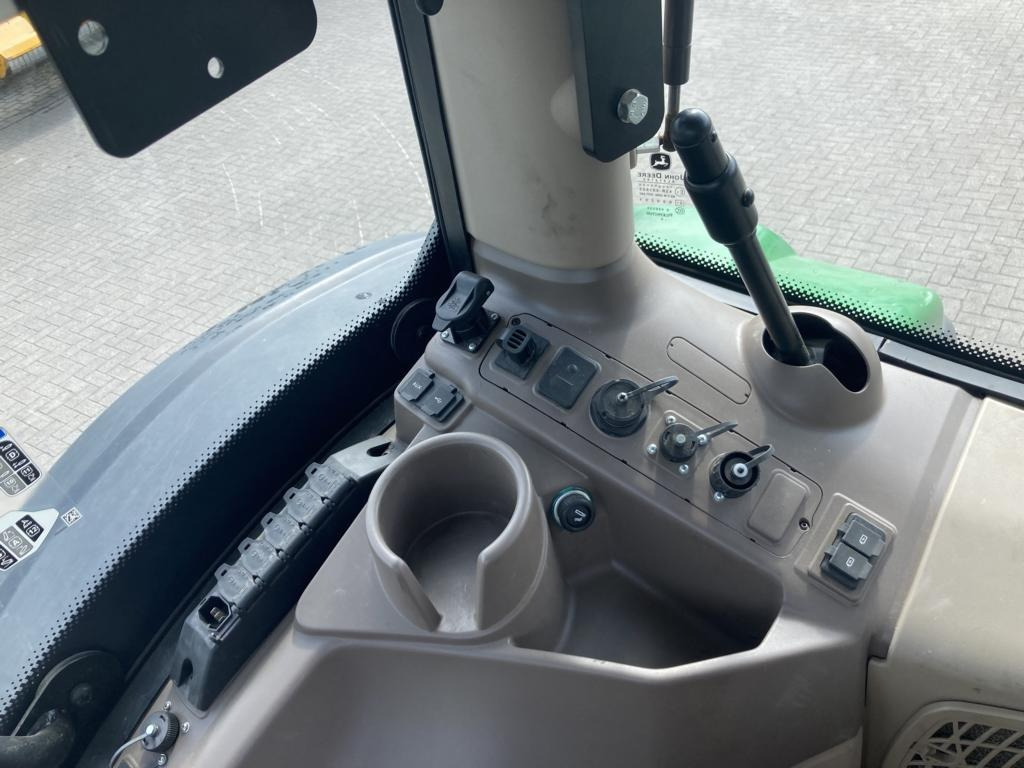 John Deere 6R230 - Tracteur agricole: photos 4 John Deere 6R230 - Tracteur agricole: photos 4