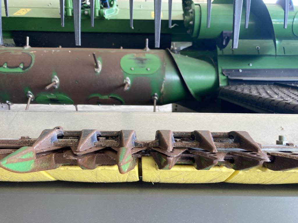 John Deere HD35X - Moissonneuse-batteuse: photos 3 John Deere HD35X - Moissonneuse-batteuse: photos 3