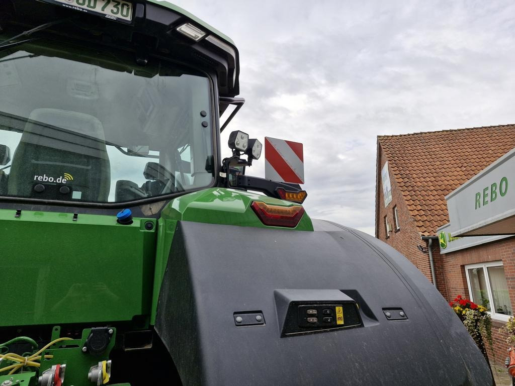 John Deere TRAKTOR 7R330 - Tracteur agricole: photos 3 John Deere TRAKTOR 7R330 - Tracteur agricole: photos 3
