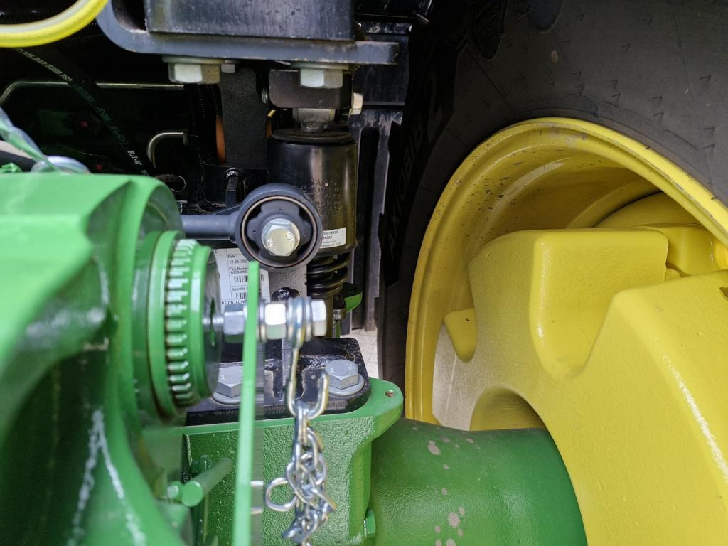 John Deere TRAKTOR 7R330 - Tracteur agricole: photos 4 John Deere TRAKTOR 7R330 - Tracteur agricole: photos 4