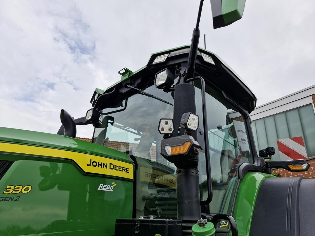 John Deere TRAKTOR 7R330 - Tracteur agricole: photos 4 John Deere TRAKTOR 7R330 - Tracteur agricole: photos 4