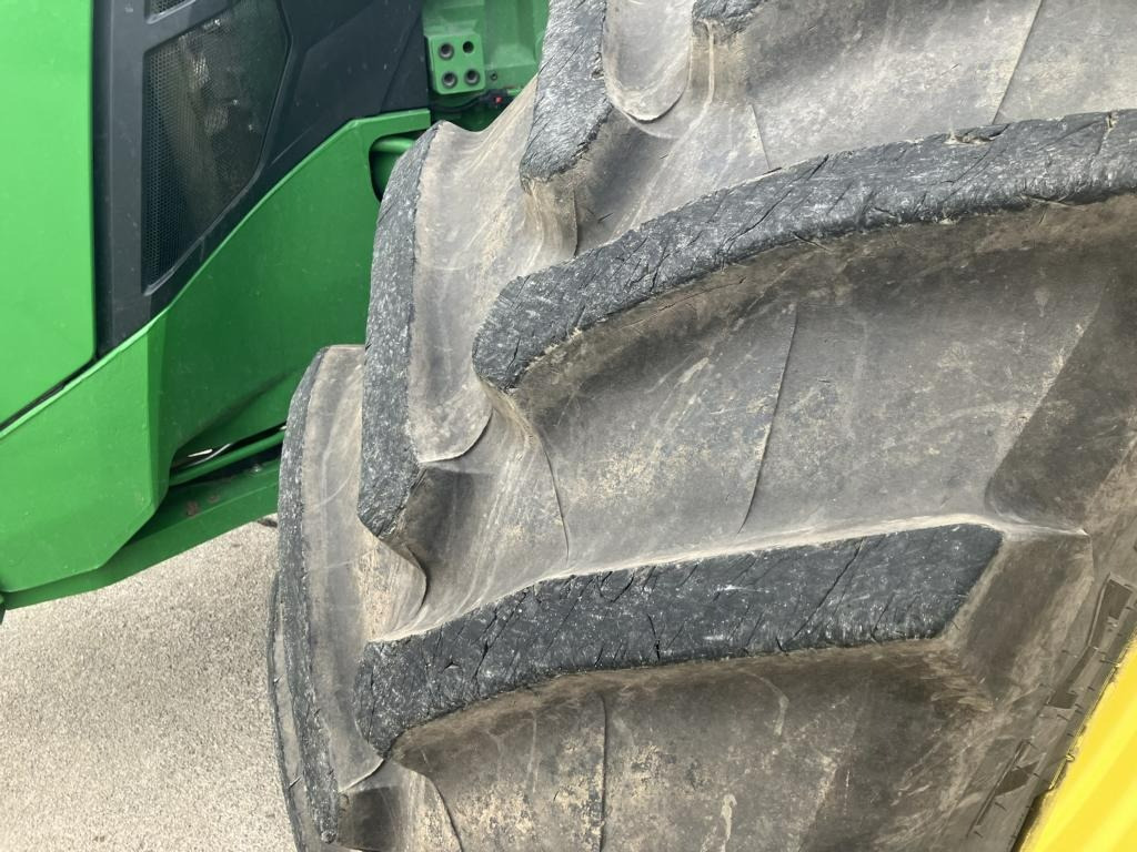 John Deere TRAKTOR 8R410 - Tracteur agricole: photos 2 John Deere TRAKTOR 8R410 - Tracteur agricole: photos 2