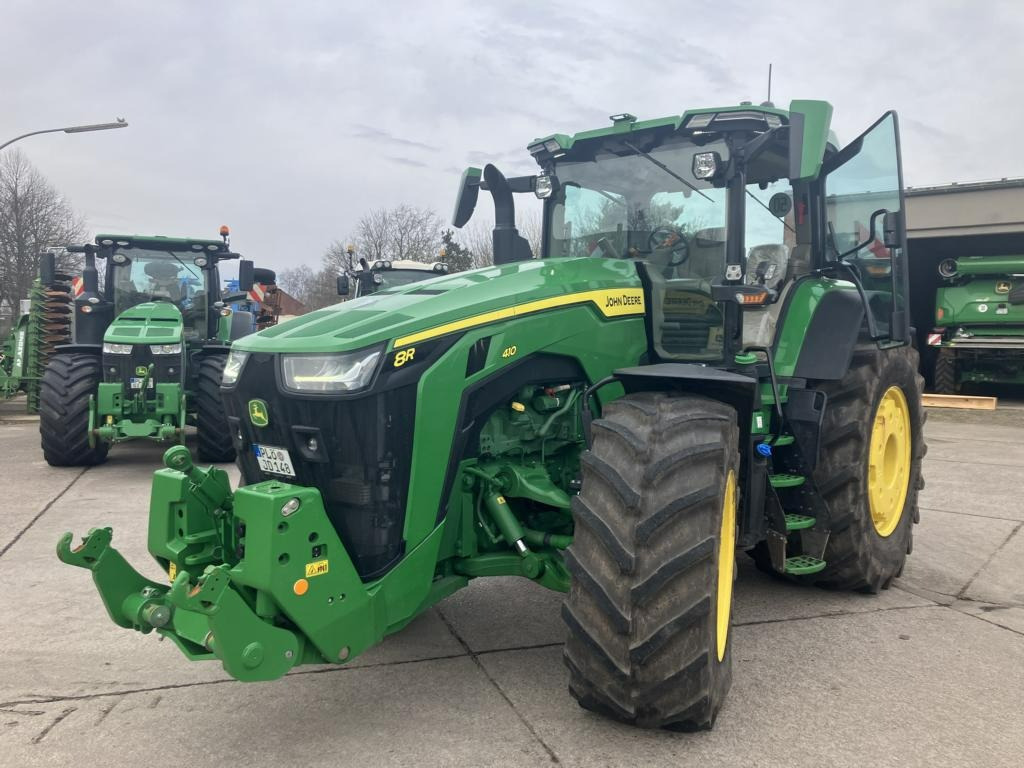 John Deere TRAKTOR 8R410 - Tracteur agricole: photos 1 John Deere TRAKTOR 8R410 - Tracteur agricole: photos 1