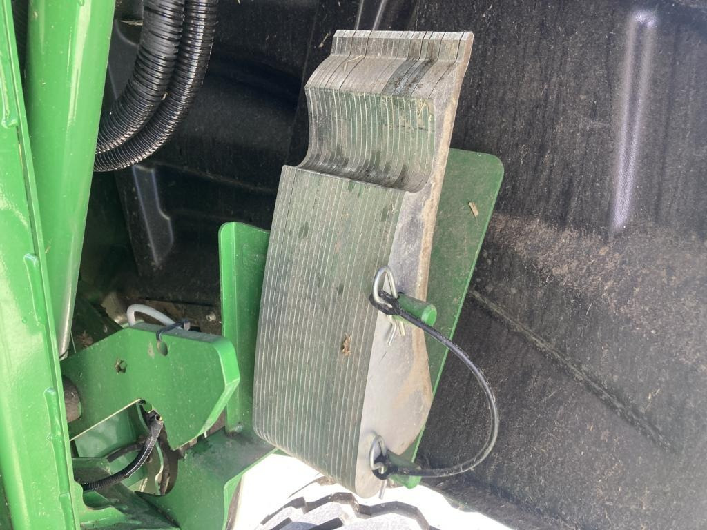 John Deere V461M - Enrubanneuse: photos 3 John Deere V461M - Enrubanneuse: photos 3