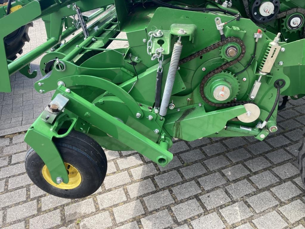 John Deere V461M - Enrubanneuse: photos 4 John Deere V461M - Enrubanneuse: photos 4