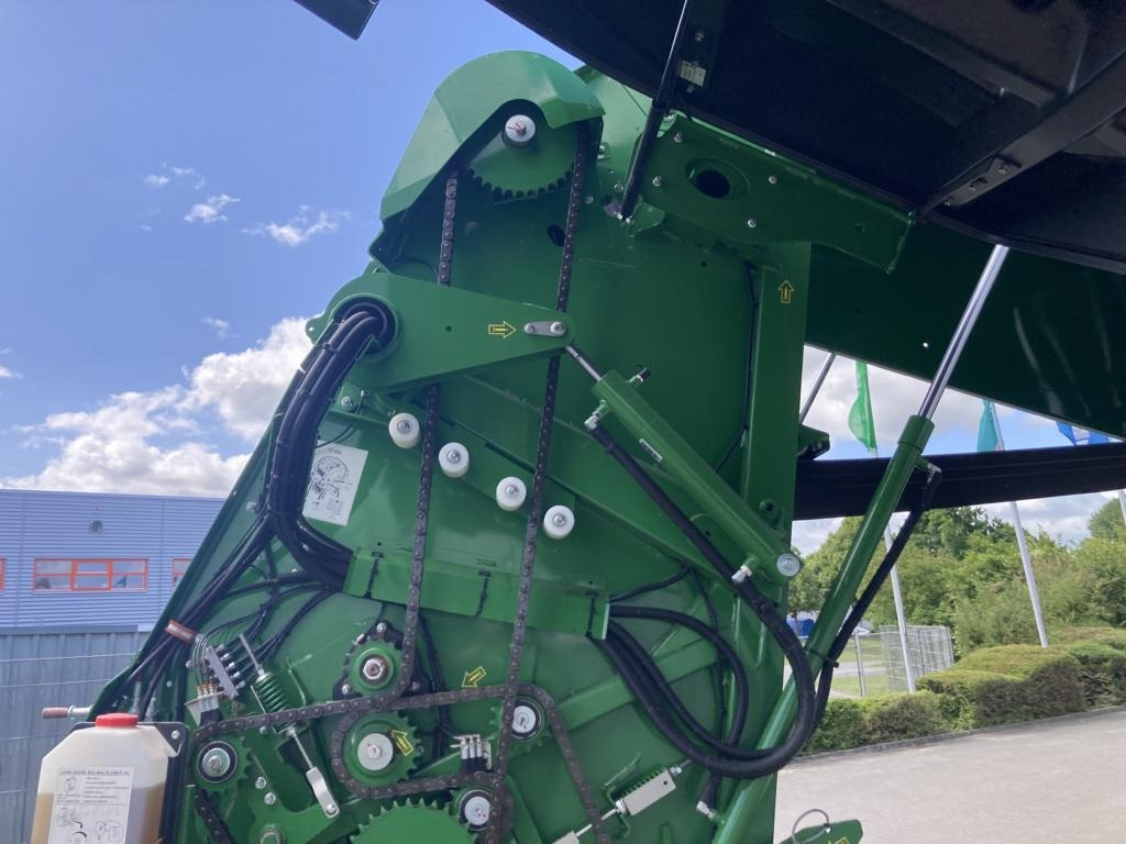 John Deere V461M - Enrubanneuse: photos 2 John Deere V461M - Enrubanneuse: photos 2