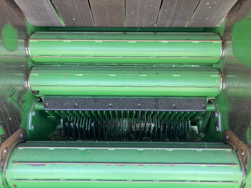 John Deere V461M - Enrubanneuse: photos 4 John Deere V461M - Enrubanneuse: photos 4