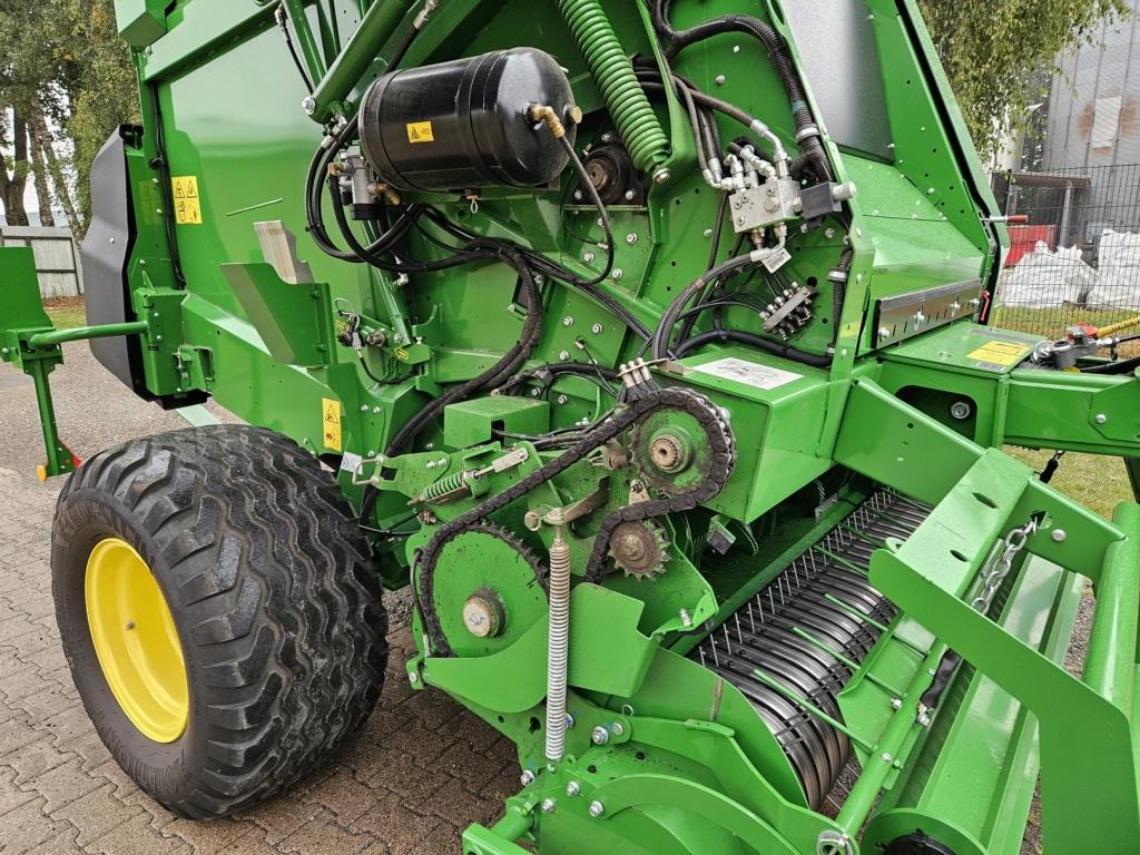 John Deere V461M - Enrubanneuse: photos 3 John Deere V461M - Enrubanneuse: photos 3