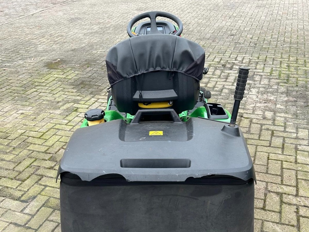 John Deere X305R RASENTRAKTOR (MY11) - Faucheuse: photos 5 John Deere X305R RASENTRAKTOR (MY11) - Faucheuse: photos 5