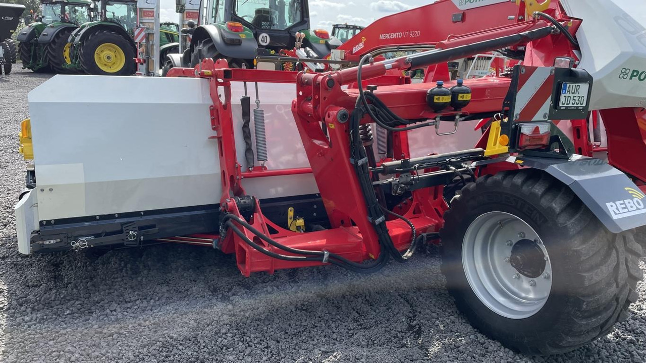 Pöttinger MERGENTO VT 9220 - Faneuse: photos 2 Pöttinger MERGENTO VT 9220 - Faneuse: photos 2