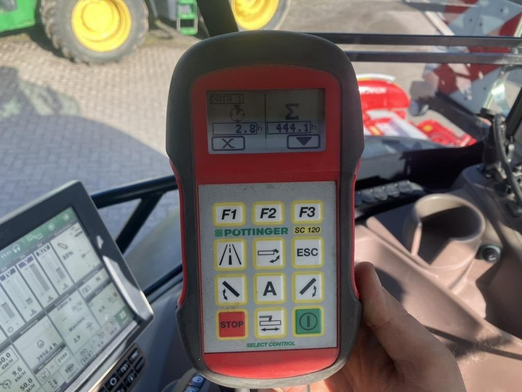 Pöttinger NOVACAT A10 CF - Faucheuse: photos 3 Pöttinger NOVACAT A10 CF - Faucheuse: photos 3