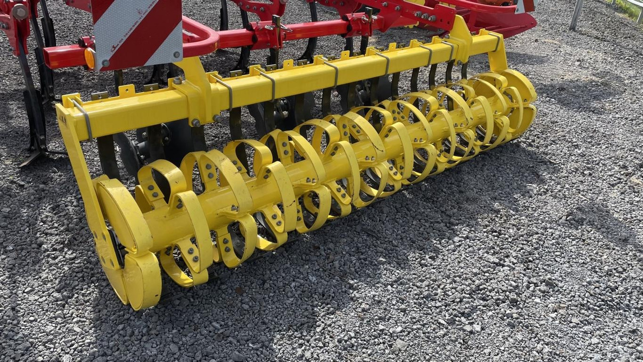 Pöttinger SYNKRO 3030 NOVA - Bineuse: photos 4 Pöttinger SYNKRO 3030 NOVA - Bineuse: photos 4