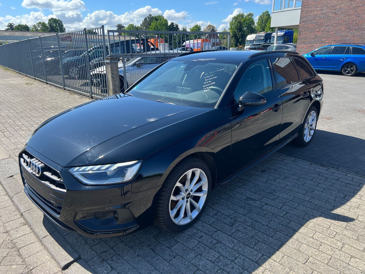 Audi A4 Avant 35 TFSI advanced Hybrid /Benzin AUTOMAT - Voiture: photos 1 Audi A4 Avant 35 TFSI advanced Hybrid /Benzin AUTOMAT - Voiture: photos 1