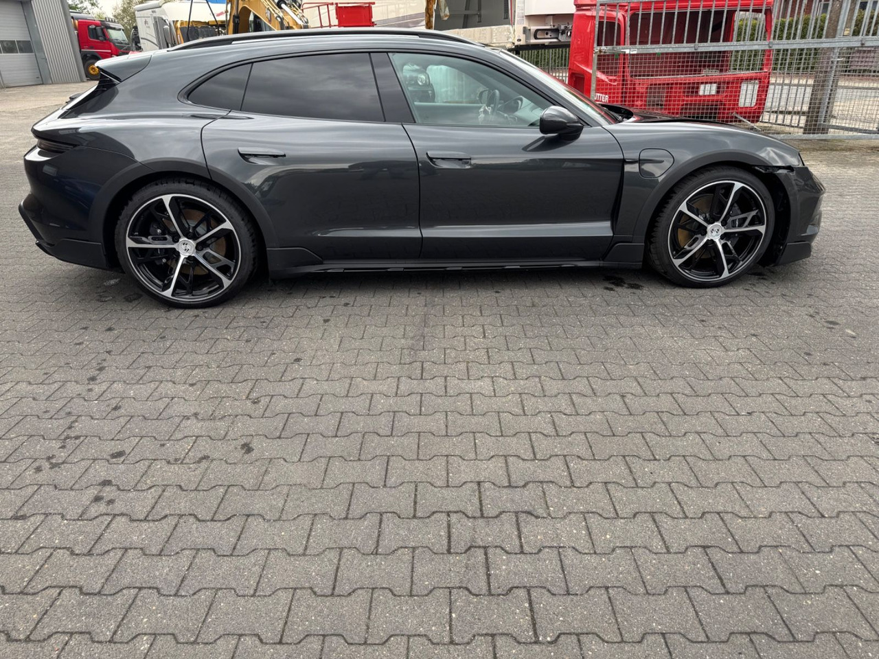 Porsche Taycan Cross Turismo 4 NUR 450 KM!! - Voiture: photos 3 Porsche Taycan Cross Turismo 4 NUR 450 KM!! - Voiture: photos 3